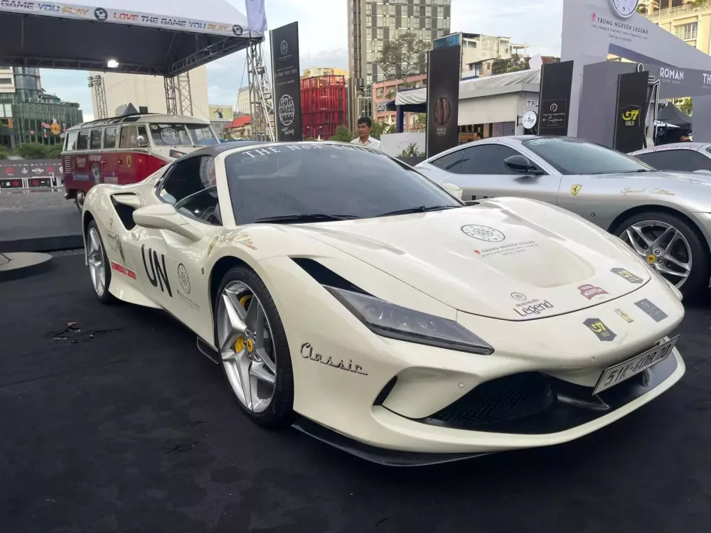 Ngắm nhìn chú "bạch mã" Ferrari F8 Spider độc nhất Việt Nam khoe sắc tại Gumball 3000 2024- Ảnh 4.