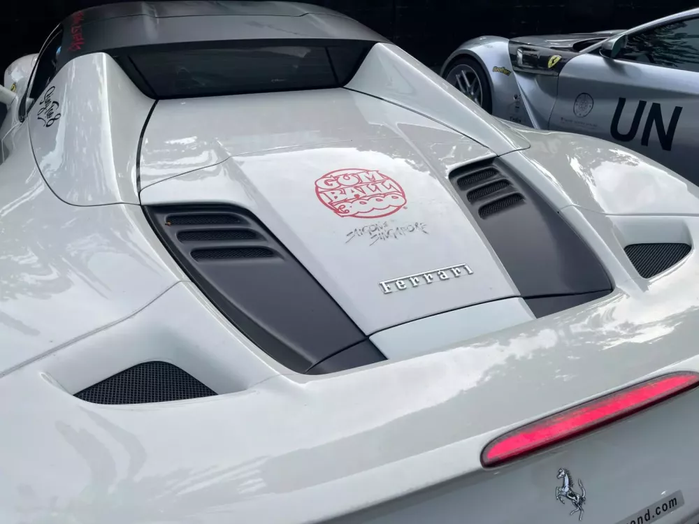 Ngắm nhìn chú "bạch mã" Ferrari F8 Spider độc nhất Việt Nam khoe sắc tại Gumball 3000 2024- Ảnh 11.