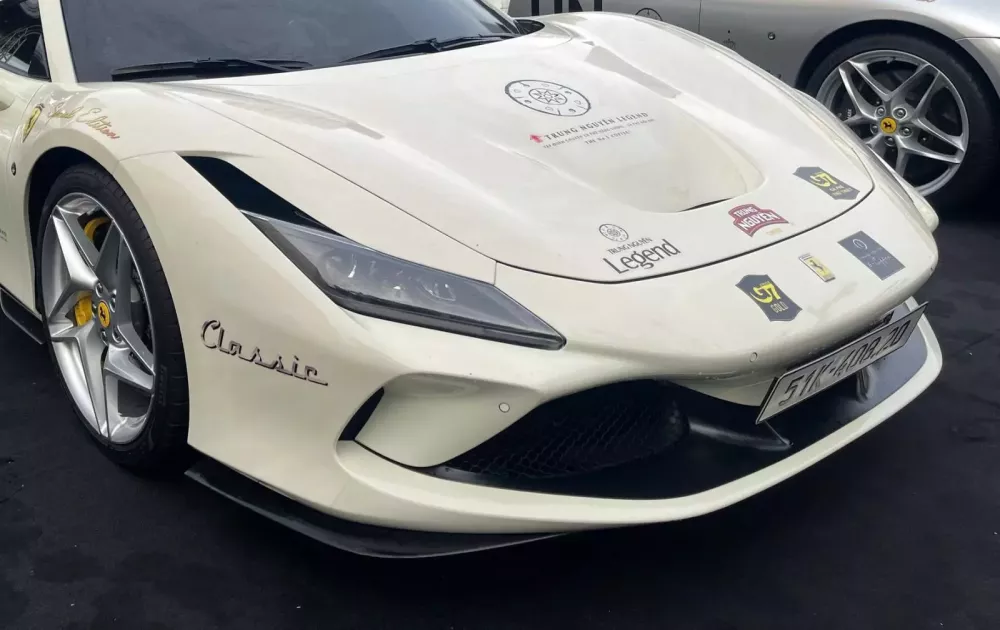 Ngắm nhìn chú "bạch mã" Ferrari F8 Spider độc nhất Việt Nam khoe sắc tại Gumball 3000 2024- Ảnh 8.