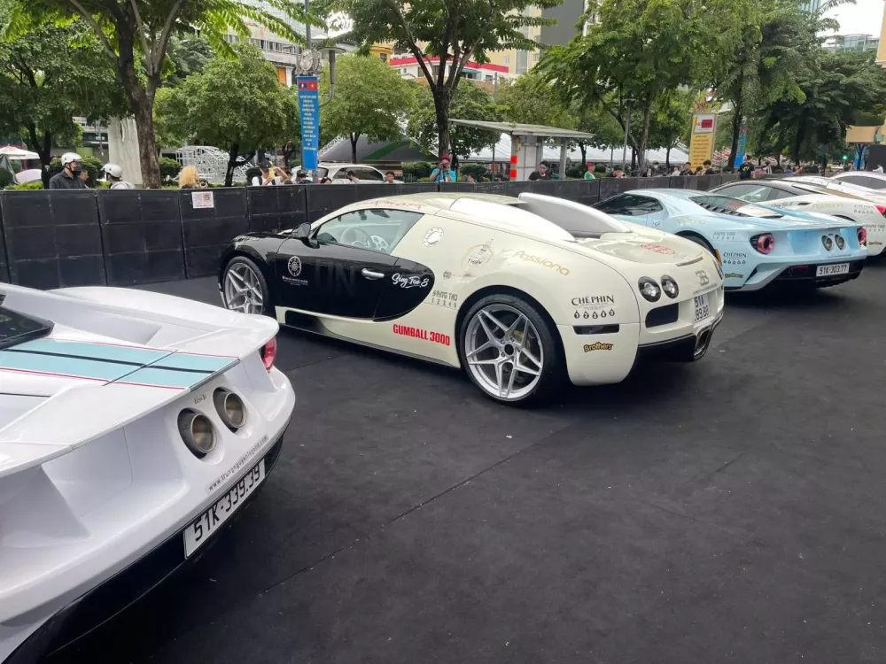 Bộ 3 "tam thánh" của "Qua" Vũ tại hành trình Gumball 3000: Chủ nhà đón khách nhiệt tình, nhưng cũng thể hiện khí chất riêng- Ảnh 3.