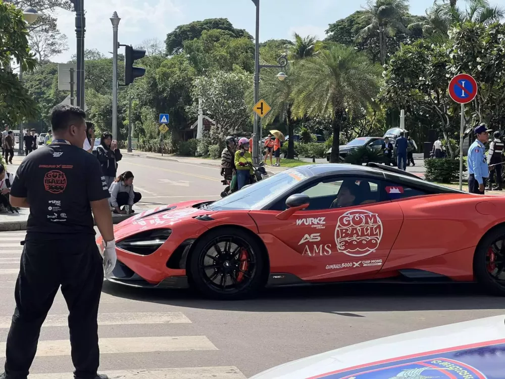 Gumball 3000 ngày thứ 2 ở Campuchia: Gần 200 siêu xe tụ tập di chuyển đi Siem Reap gần 320 km- Ảnh 5.