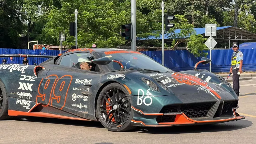 Gumball 3000 ngày thứ 2 ở Campuchia: Gần 200 siêu xe tụ tập di chuyển đi Siem Reap gần 320 km- Ảnh 11.