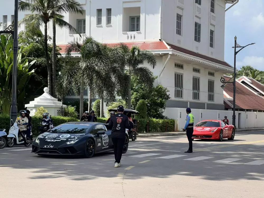 Gumball 3000 ngày thứ 2 ở Campuchia: Gần 200 siêu xe tụ tập di chuyển đi Siem Reap gần 320 km- Ảnh 1.