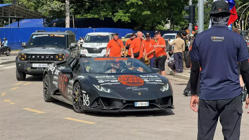 Gumball 3000 ngày thứ 2 ở Campuchia: Gần 200 siêu xe tụ tập di chuyển đi Siem Reap gần 320 km- Ảnh 10.