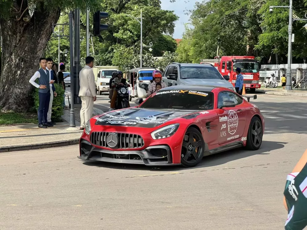 Gumball 3000 ngày thứ 2 ở Campuchia: Gần 200 siêu xe tụ tập di chuyển đi Siem Reap gần 320 km- Ảnh 4.