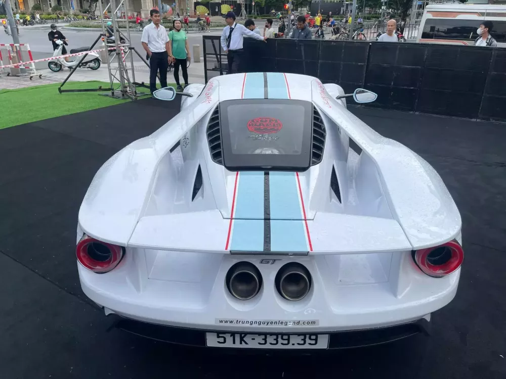 Cận cảnh "nàng thơ" Ford GT '67 Heritage Edition độc nhất Việt Nam, 39 xe trên thế giới nhưng...- Ảnh 5.