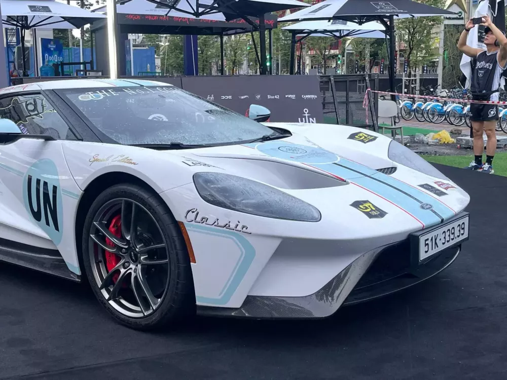 Cận cảnh "nàng thơ" Ford GT '67 Heritage Edition độc nhất Việt Nam, 39 xe trên thế giới nhưng...- Ảnh 6.