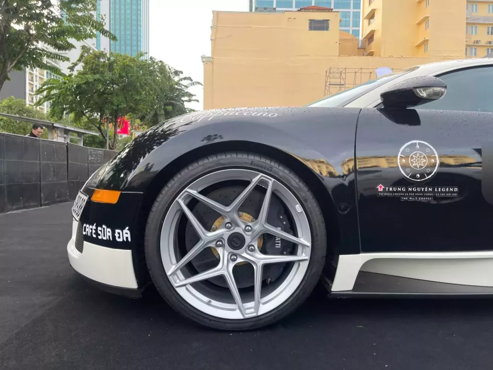 Cận cảnh Bugatti duy nhất tham dự Gumball 3000 ở Việt Nam: Từng được mang đi xuyên Việt gần 2.000 km- Ảnh 7.