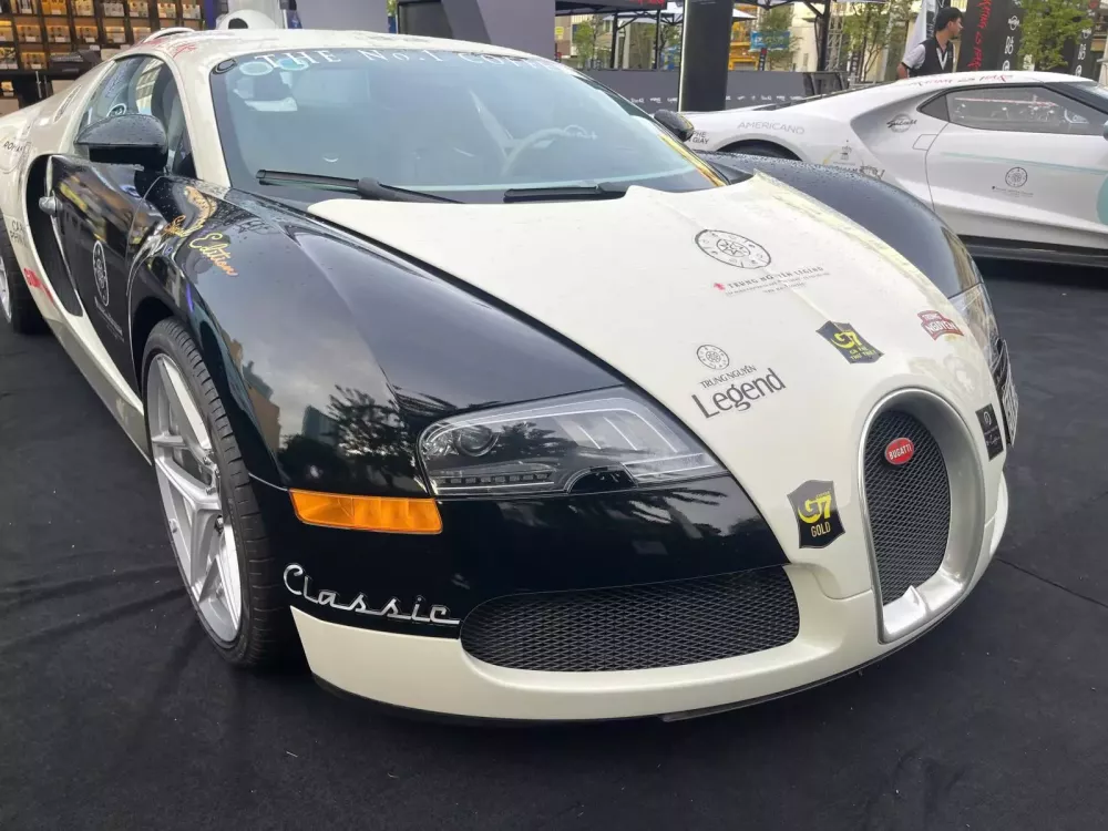 Cận cảnh Bugatti duy nhất tham dự Gumball 3000 ở Việt Nam: Từng được mang đi xuyên Việt gần 2.000 km- Ảnh 2.