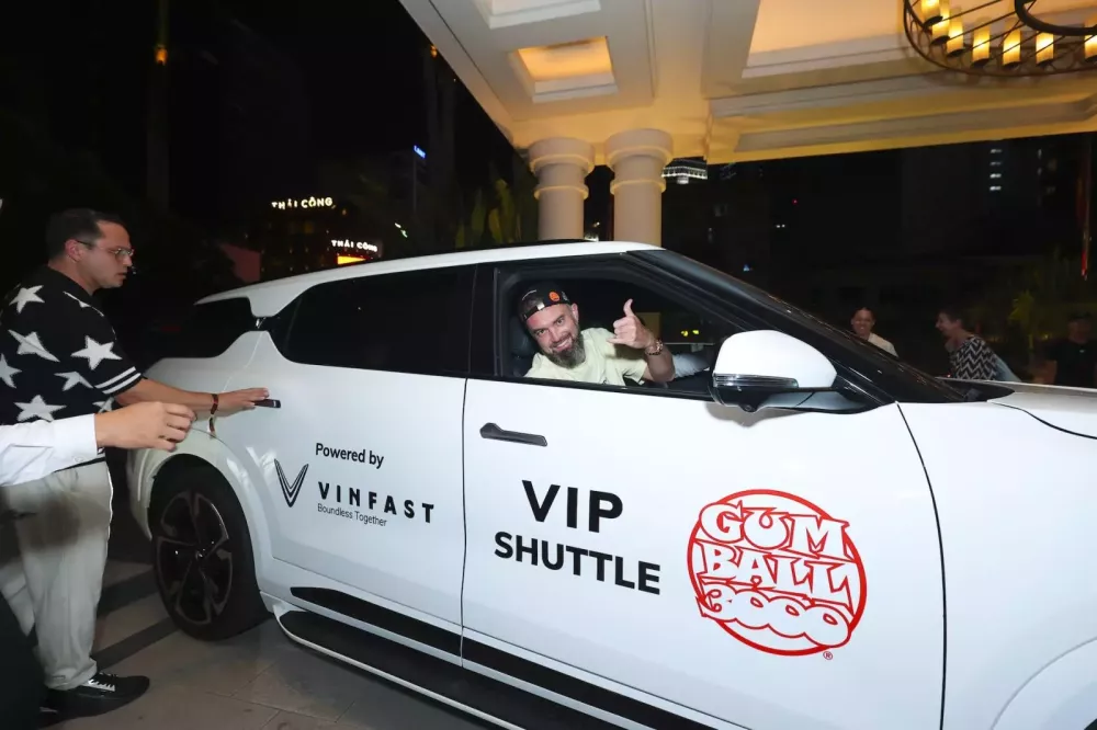 VinFast VF 7 và VF 9 - bộ đôi xe điện duy nhất nổi bật tại Gumball 3000