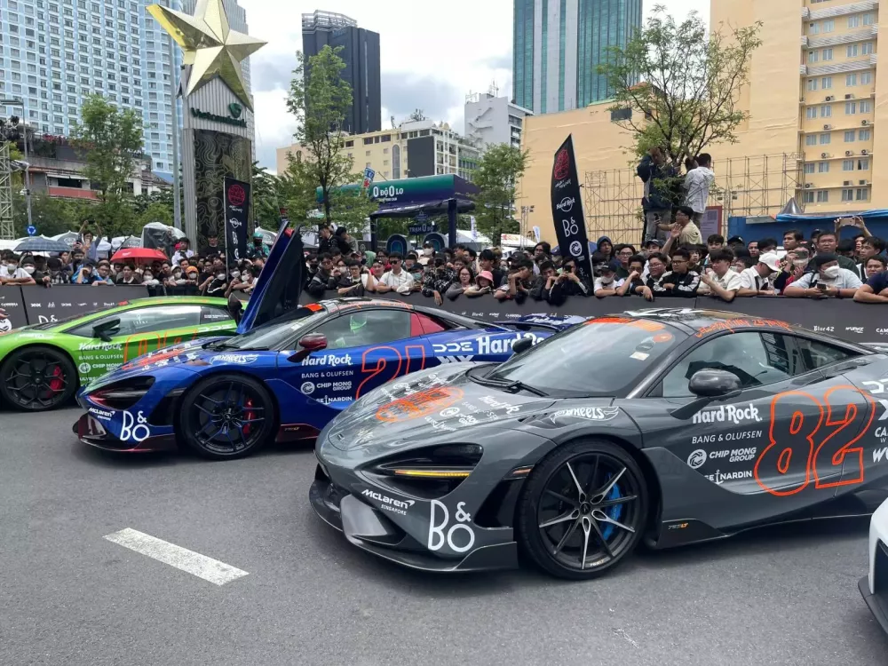 Cận cảnh siêu xe mui trần McLaren 765LT Spider của phú bà Singapore trong hành trình Gumball 3000- Ảnh 4.