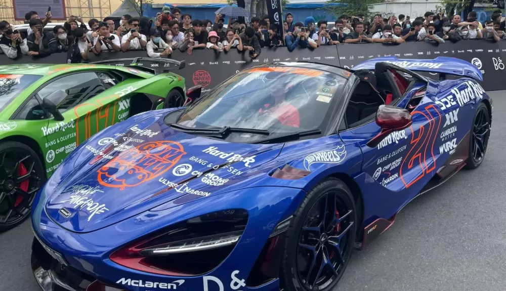 Cận cảnh siêu xe mui trần McLaren 765LT Spider của phú bà Singapore trong hành trình Gumball 3000- Ảnh 2.