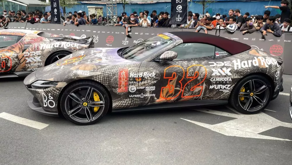 Chi tiết 2 siêu xe mui trần Ferrari Roma Spider đặc biệt ở Gumball 3000 2024: 1 xe do hot girl cầm lái- Ảnh 5.