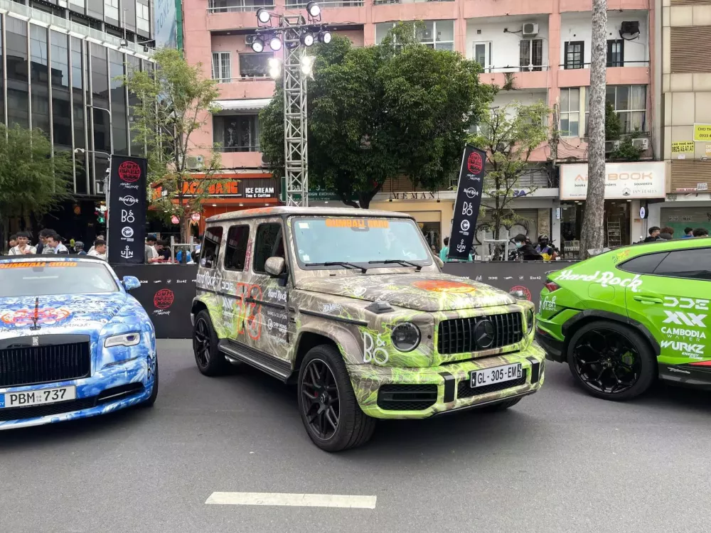 Dàn siêu xe đầy đủ màu sắc của các thành viên Gumball 3000 2024: Có bộ áo lên đến trăm triệu đồng- Ảnh 9.