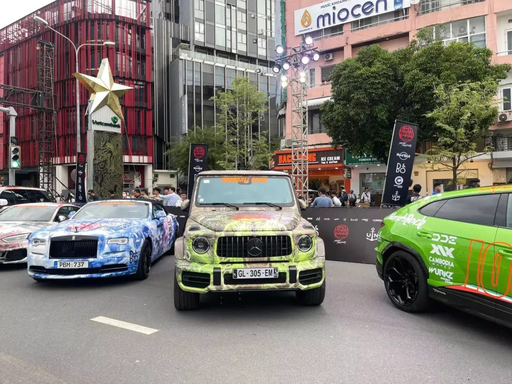 Dàn siêu xe đầy đủ màu sắc của các thành viên Gumball 3000 2024: Có bộ áo lên đến trăm triệu đồng- Ảnh 2.