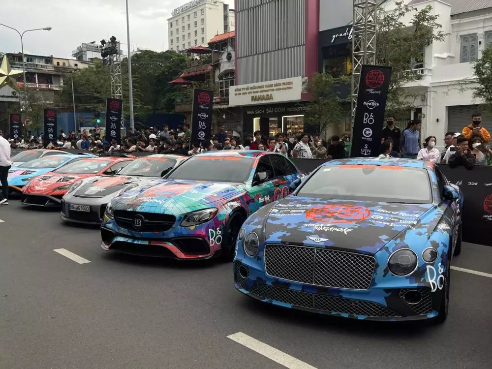 Dàn siêu xe đầy đủ màu sắc của các thành viên Gumball 3000 2024: Có bộ áo lên đến trăm triệu đồng- Ảnh 12.