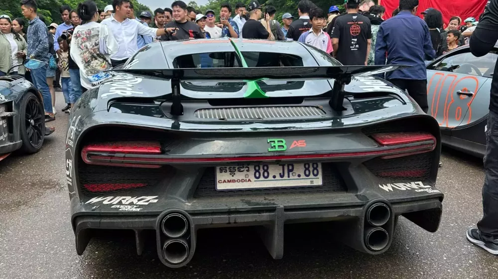 Đoàn siêu xe Gumball 3000 2024 rời Campuchia đến Thái Lan: Cặp đôi Bugatti Chiron chính thức góp mặt- Ảnh 1.