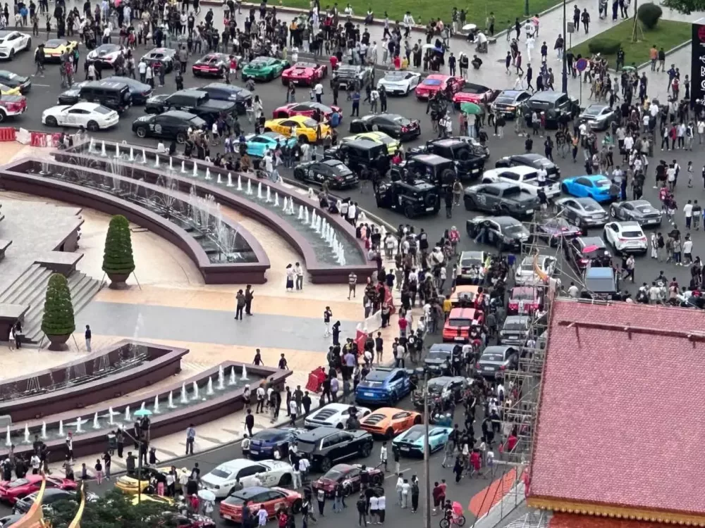 Những siêu xe nổi bật trong dàn xe gần 300 chiếc của các dân chơi Campuchia đón đoàn Gumball 3000- Ảnh 3.