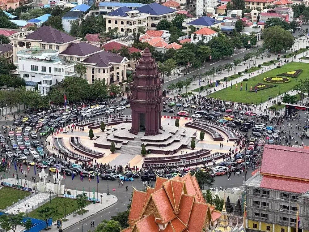 Những siêu xe nổi bật trong dàn xe gần 300 chiếc của các dân chơi Campuchia đón đoàn Gumball 3000- Ảnh 1.