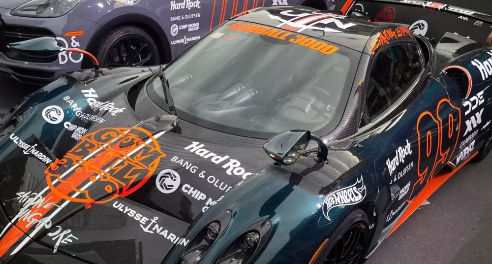 Gumball 3000 2024: Cận cảnh Pagani Huayra BC Roadster có giá hơn 80 tỷ đồng của 2 đại gia Hàn Quốc- Ảnh 4.