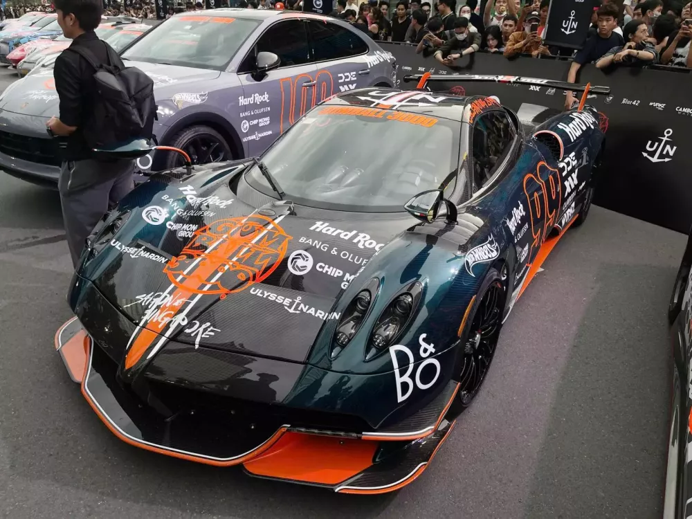 Gumball 3000 2024: Cận cảnh Pagani Huayra BC Roadster có giá hơn 80 tỷ đồng của 2 đại gia Hàn Quốc- Ảnh 1.