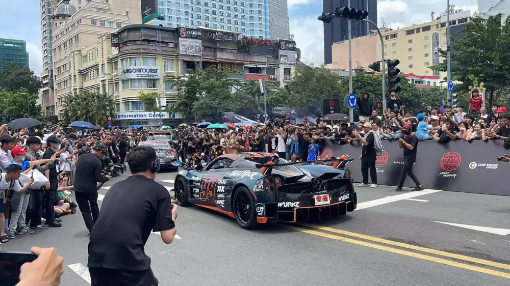 Gumball 3000 2024: Cận cảnh Pagani Huayra BC Roadster có giá hơn 80 tỷ đồng của 2 đại gia Hàn Quốc- Ảnh 2.