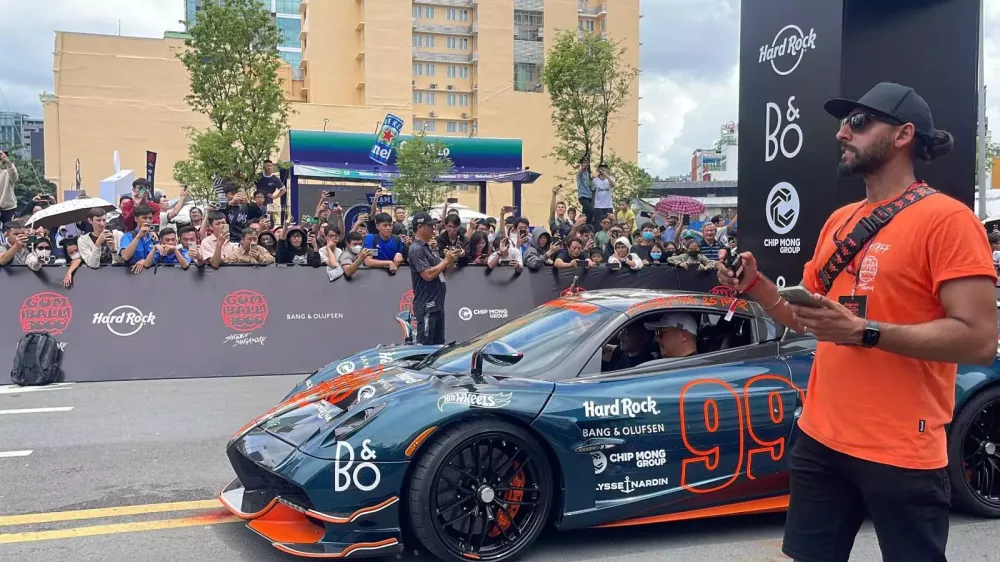 Gumball 3000 2024: Cận cảnh Pagani Huayra BC Roadster có giá hơn 80 tỷ đồng của 2 đại gia Hàn Quốc- Ảnh 7.