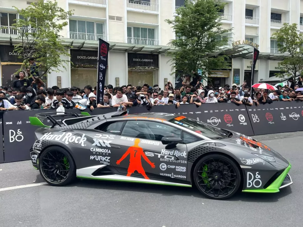 Cận cảnh Lamborghini Huracan STO do IshowSpeed cầm lái tại Gumball 3000 2024: Màu sơn đẹp mắt, có hình ảnh CR7- Ảnh 4.