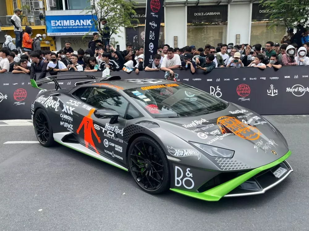 Cận cảnh Lamborghini Huracan STO do IshowSpeed cầm lái tại Gumball 3000 2024: Màu sơn đẹp mắt, có hình ảnh CR7- Ảnh 2.