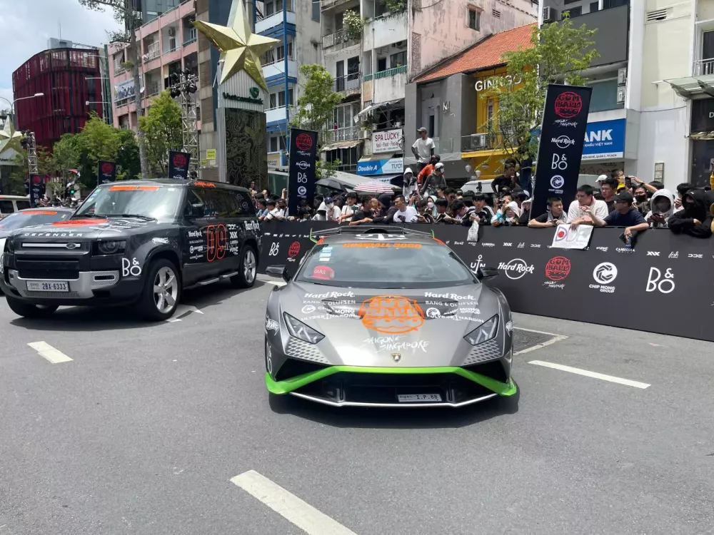 Cận cảnh Lamborghini Huracan STO do IshowSpeed cầm lái tại Gumball 3000 2024: Màu sơn đẹp mắt, có hình ảnh CR7- Ảnh 1.