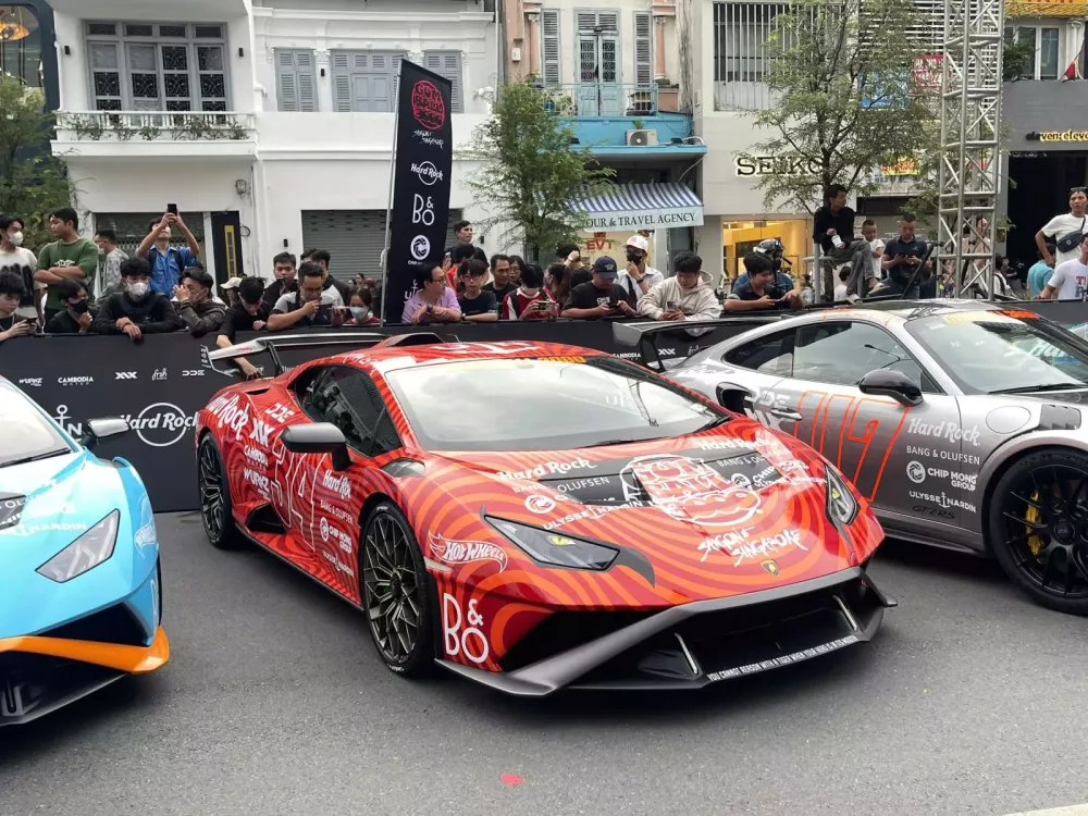 Cận cảnh Lamborghini Huracan STO do IshowSpeed cầm lái tại Gumball 3000 2024: Màu sơn đẹp mắt, có hình ảnh CR7- Ảnh 7.