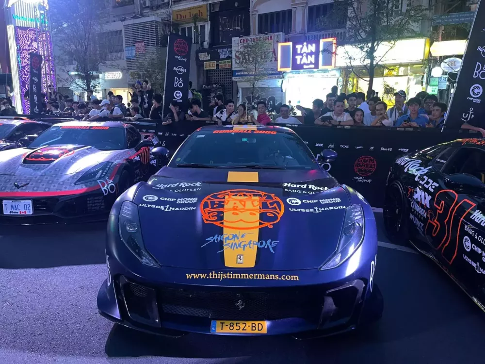 Chi tiết Ferrari 812 Competizione sẽ khó có cơ hội về Việt Nam trong tương lai: Giới hạn 999 xe, màu sơn tuyệt vời- Ảnh 1.