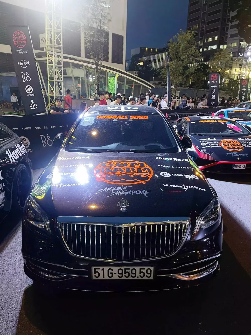 Đại gia Việt duy nhất tham dự Gumball 3000 2024 đổi xe từ Tesla Cybertruck sang Mercedes-Maybach S-Class- Ảnh 1.