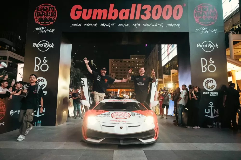 Đoàn siêu xe Gumball 3000 2024 đến Thái Lan: Porsche Carrera GT về nhà trước sự chào đón từ hàng chục nghìn người- Ảnh 14.