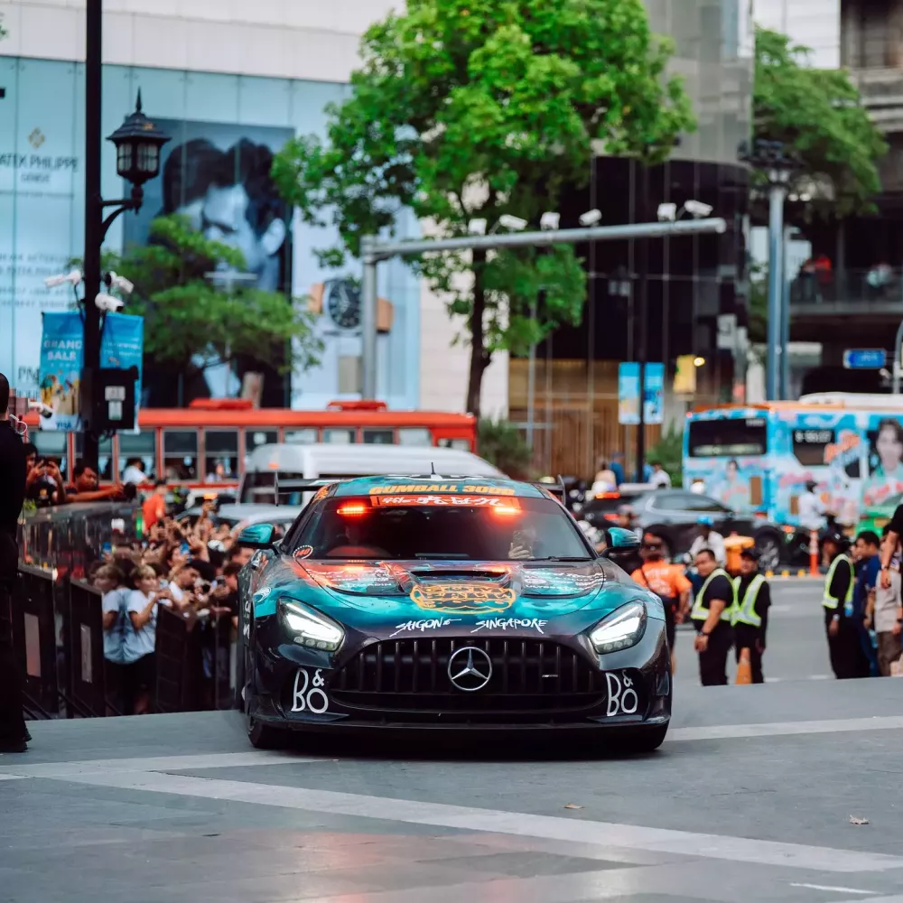 Đoàn siêu xe Gumball 3000 2024 đến Thái Lan: Porsche Carrera GT về nhà trước sự chào đón từ hàng chục nghìn người- Ảnh 11.