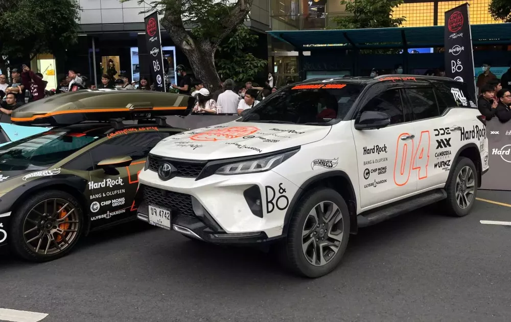 Cận cảnh Toyota Fortuner Legender tham dự vào Gumball 3000 2024: Phí đăng ký 2,5 tỷ đồng, gấp 4 lần giá xe- Ảnh 1.