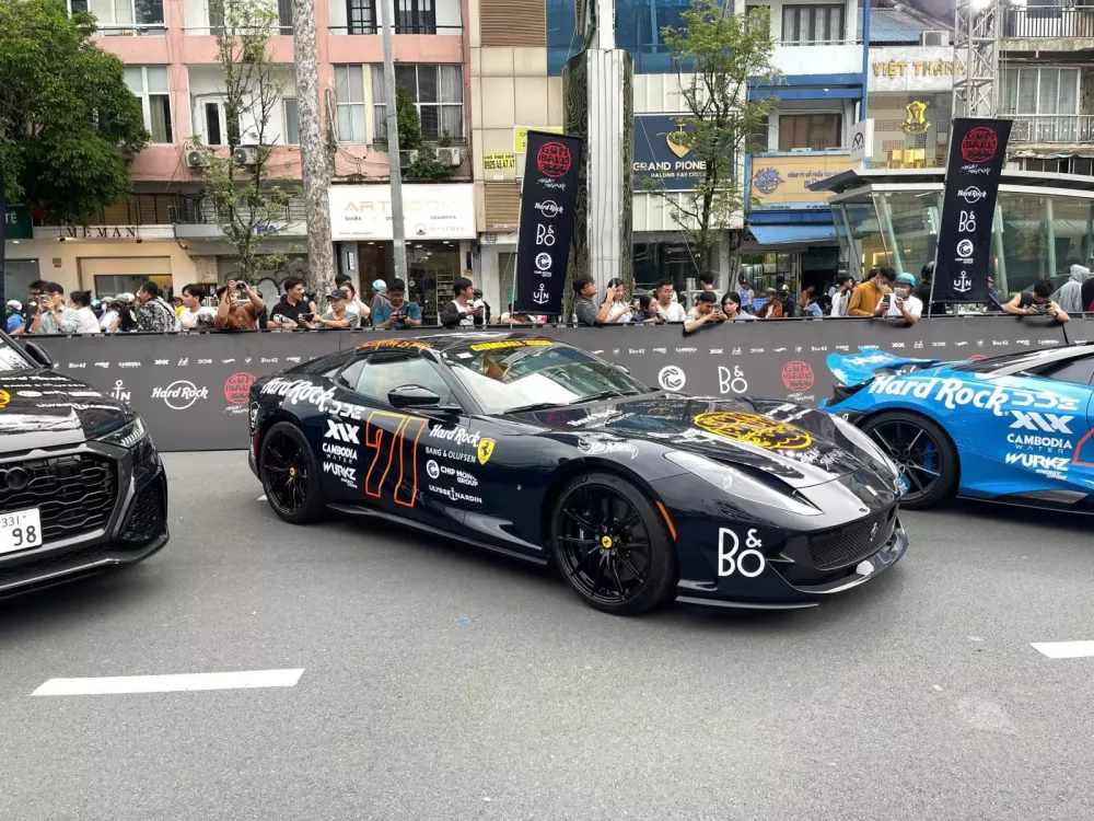 Cận cảnh Ferrari 812 GTS với màu xanh nhám tại Gumball 3000 2024: "Qua" Vũ cũng sắp nhận bàn giao- Ảnh 4.