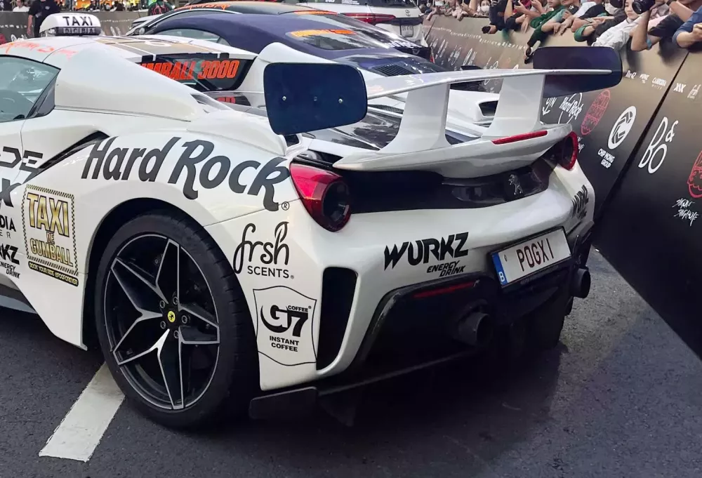 Cận cảnh chiếc siêu xe gây ồn ào nhất Gumball 3000 2024 vì những màn chơi trội của chủ xe- Ảnh 6.