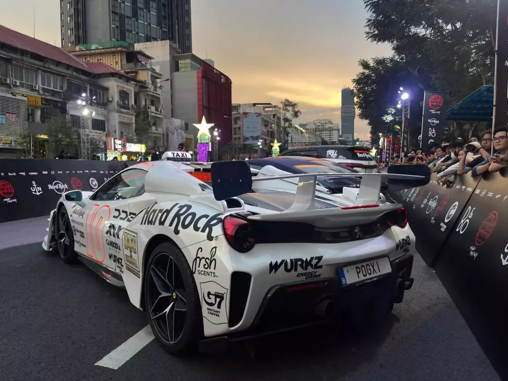 Cận cảnh chiếc siêu xe gây ồn ào nhất Gumball 3000 2024 vì những màn chơi trội của chủ xe- Ảnh 3.