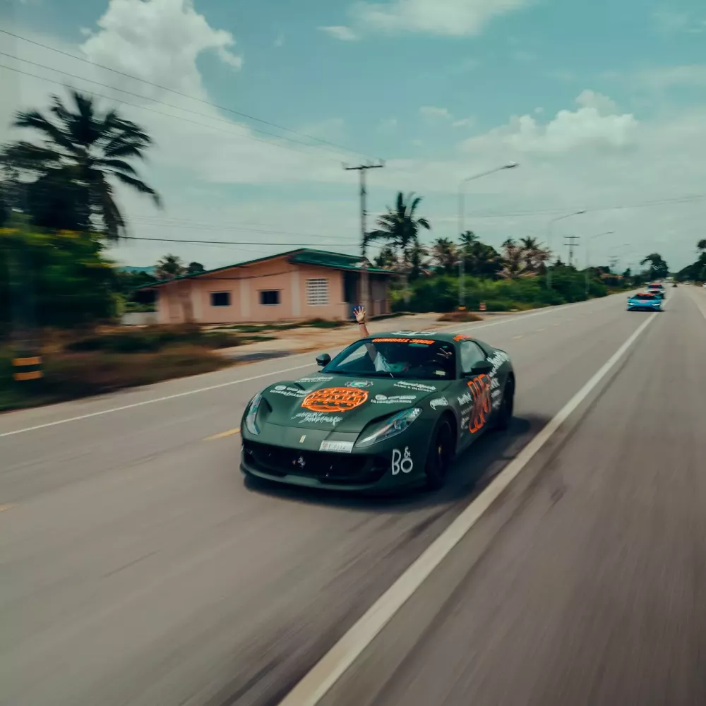 Những hình ảnh nóng hổi về dàn xe Gumball 3000 2024 ở Krabi: Siêu xe 1.500 mã lực lướt trên đường mưa- Ảnh 1.