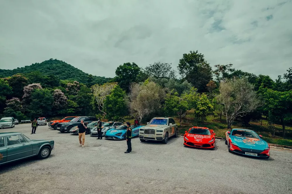 Những hình ảnh nóng hổi về dàn xe Gumball 3000 2024 ở Krabi: Siêu xe 1.500 mã lực lướt trên đường mưa- Ảnh 10.