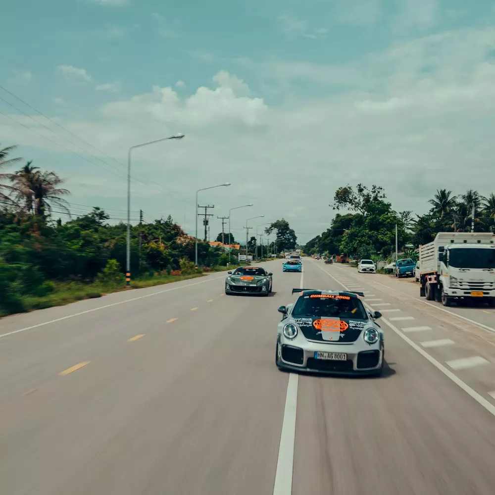 Những hình ảnh nóng hổi về dàn xe Gumball 3000 2024 ở Krabi: Siêu xe 1.500 mã lực lướt trên đường mưa- Ảnh 3.