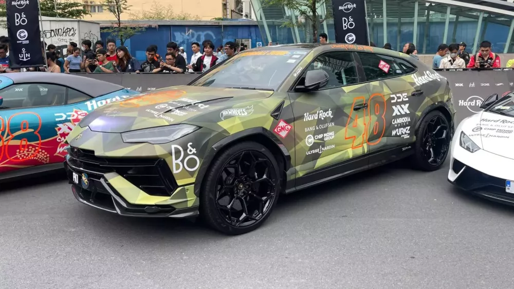 Lamborghini Urus chỉ dành cho khách sở hữu xe đua Essenza SCV12 có giá 2,2 triệu Euro âm thầm có mặt Việt Nam- Ảnh 1.