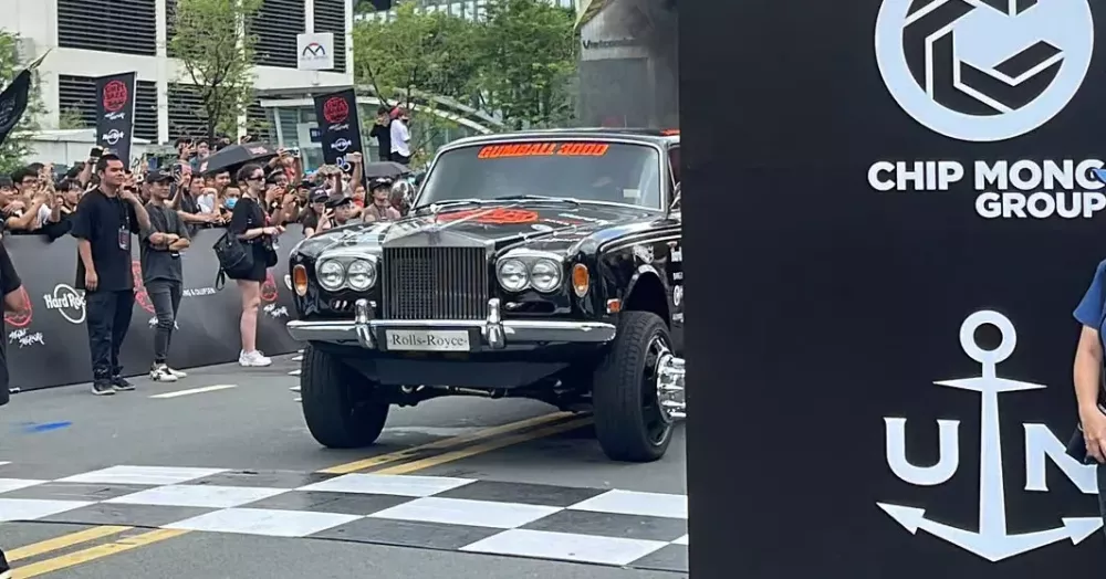 Cận cảnh chiếc xe dở chứng nhất tại Gumball 3000 2024: Hết sôi nước mát lại bất chợt tắt máy- Ảnh 1.