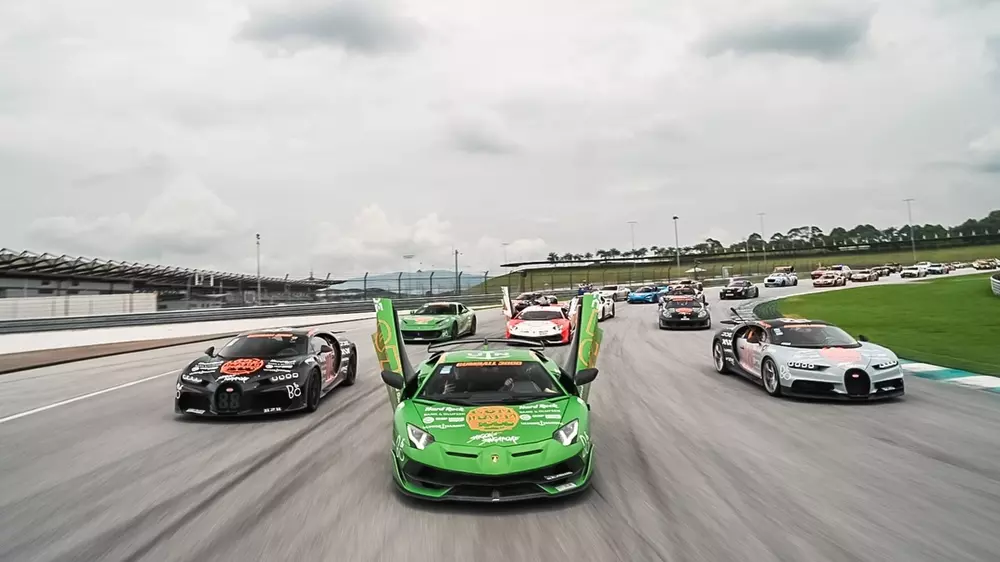 Đoàn xe Gumball 3000 2024 "dợt xe" ở đường đua Sepang: Siêu xe tìm về đúng nơi phô trương hết sức mạnh- Ảnh 5.