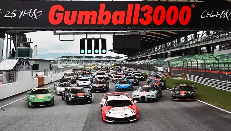 Đoàn xe Gumball 3000 2024 "dợt xe" ở đường đua Sepang: Siêu xe tìm về đúng nơi phô trương hết sức mạnh- Ảnh 2.