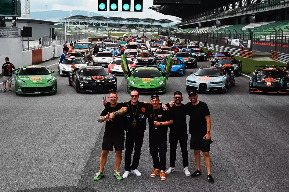 Đoàn xe Gumball 3000 2024 "dợt xe" ở đường đua Sepang: Siêu xe tìm về đúng nơi phô trương hết sức mạnh- Ảnh 1.