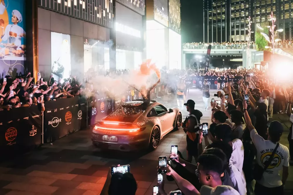 Bữa tiệc khó quên của đoàn xe Gumball 3000 2024 tại Kuala Lumpur- Ảnh 14.