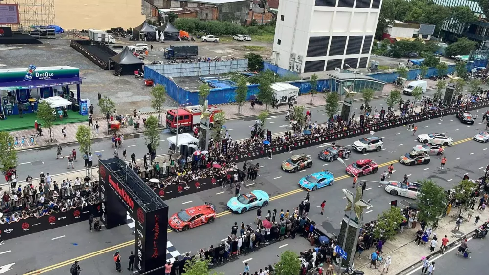 Video: Xem lại hành trình xuất phát của Gumball 3000 2024 tại Việt Nam- Ảnh 1.