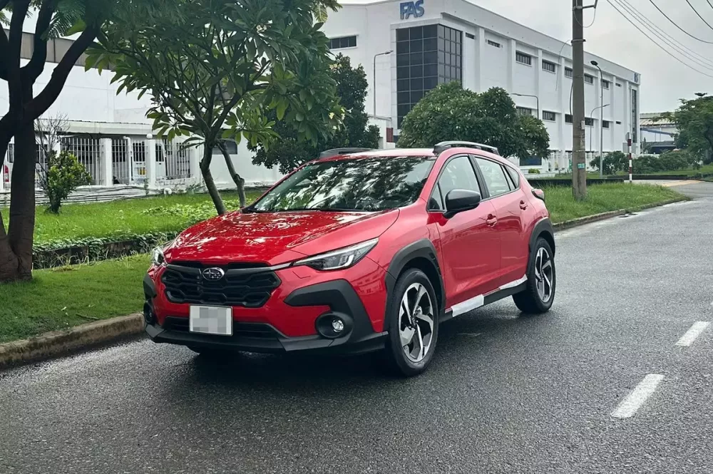 SUV cỡ B Subaru Crosstrek xuất hiện trên đường phố Việt Nam